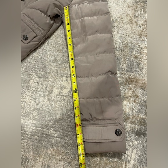 Laundry by Shelli Segal Women's Puffer Jacket Real Fur Collar Taupe Size Medium - Picture 15 of 16